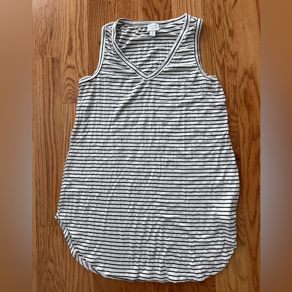 Casual Striped V-Neck Tank Top - Black and White